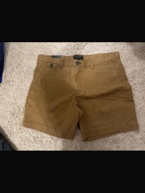 NWT Banana Republic Men's Flat Front Chino Shorts in Tan